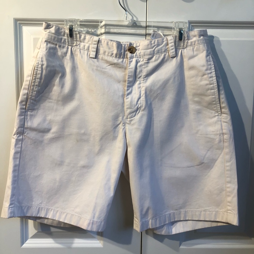 White Vineyard Vines club short